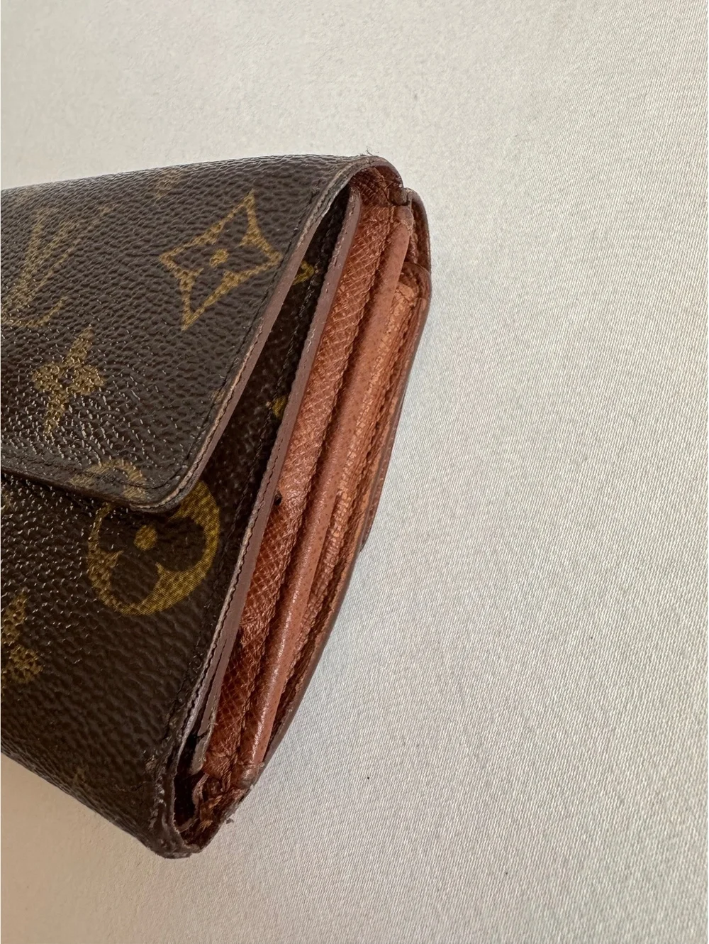 Louis Vuitton Elise Monogram Trifold Wallet Vintage 2001 France SP0051 Entrupy